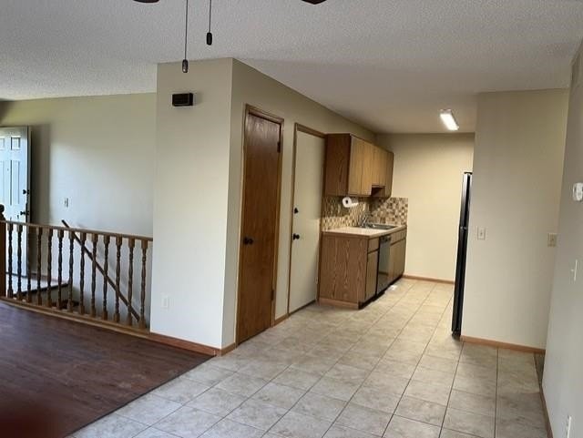 6504 W Oneil St - Photo 4 of 9