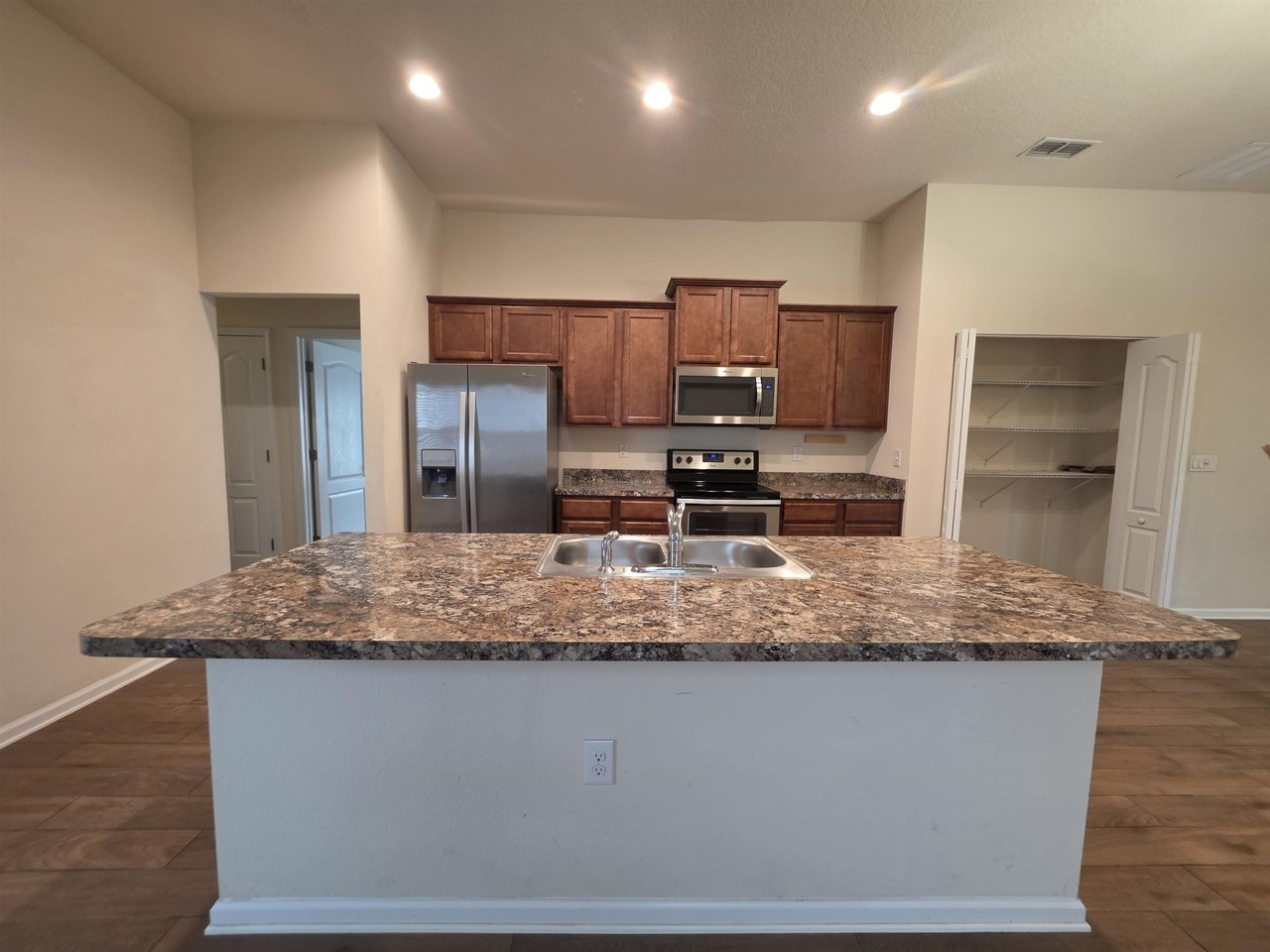132 Ashby Landing Way - Photo 5 of 23