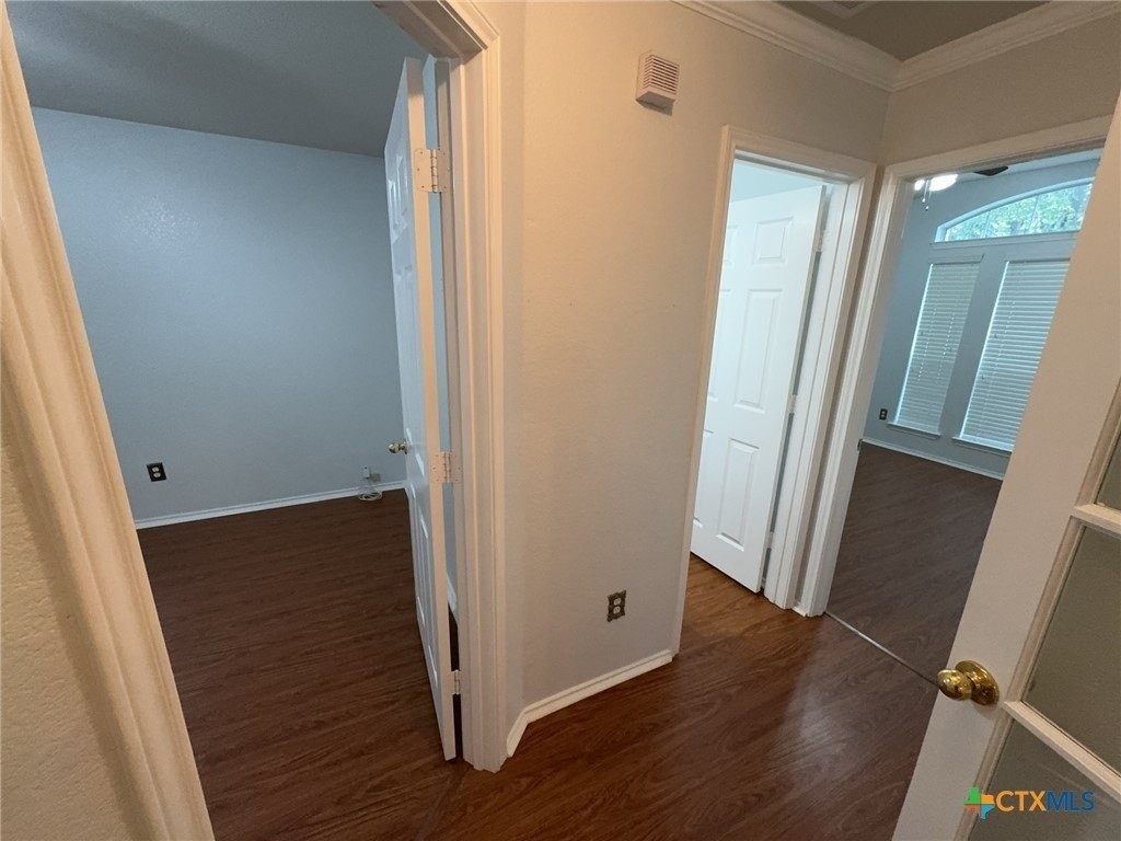 4904 Golden Gate Dr - Photo 3 of 29