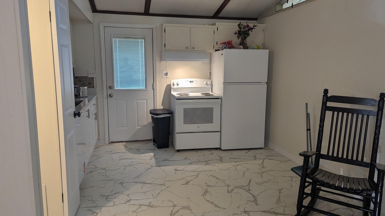1553 Coombs Dr #2 - Photo 2 of 8