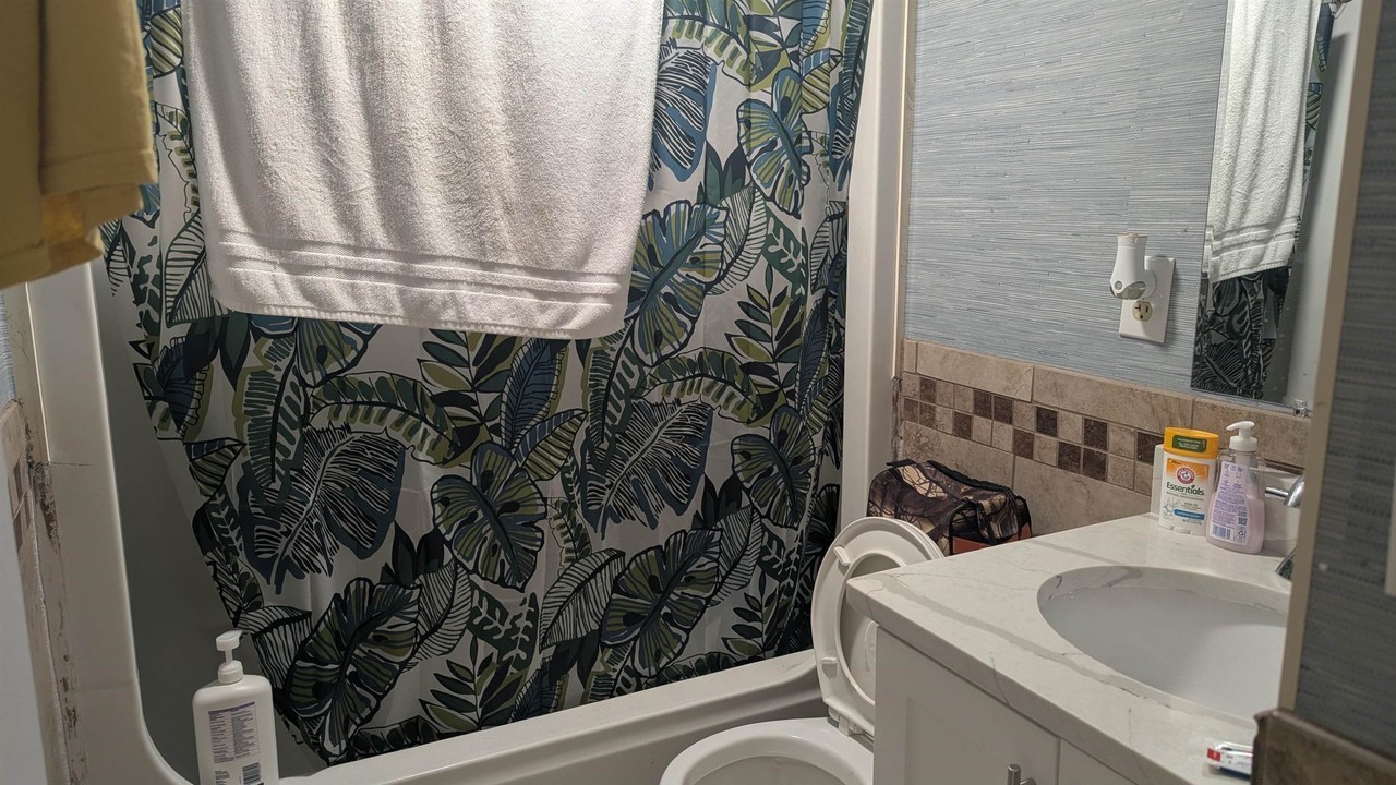1553 Coombs Dr #2 - Photo 5 of 8