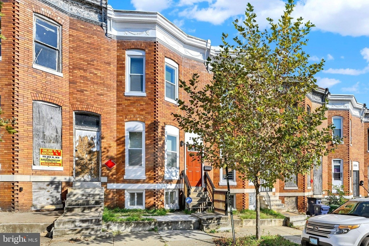 2512 Hollins St - Photo 2 of 28