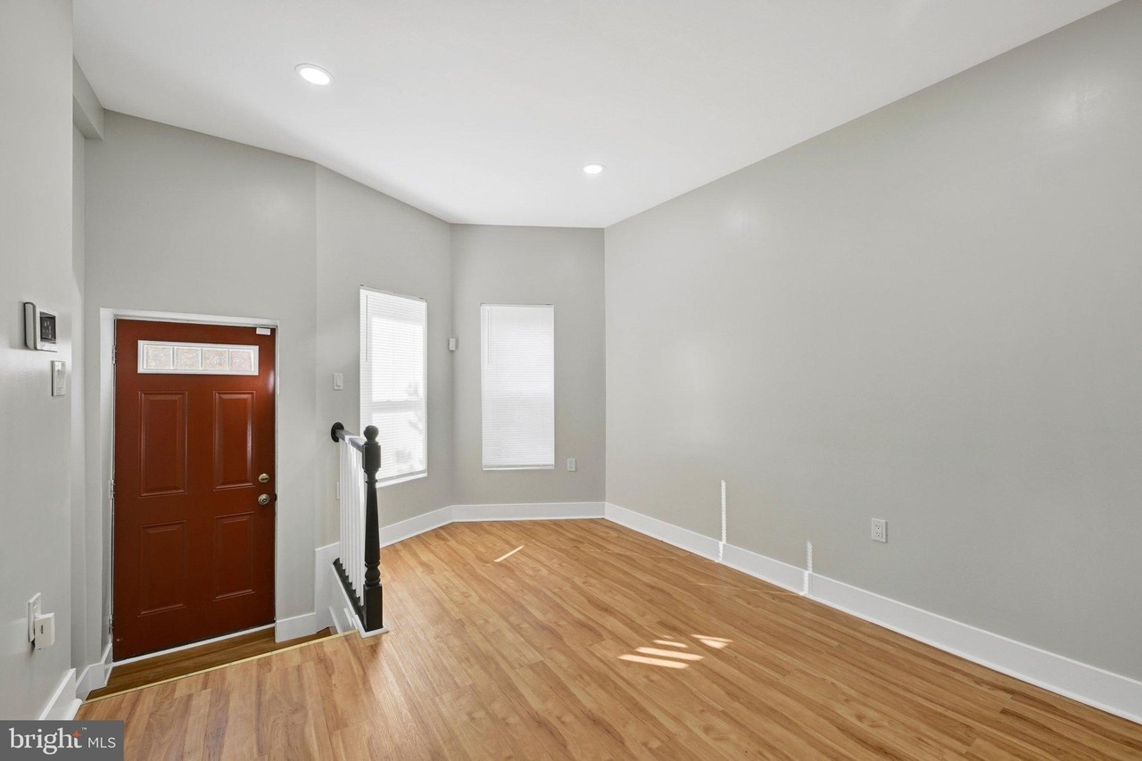 2512 Hollins St - Photo 4 of 28