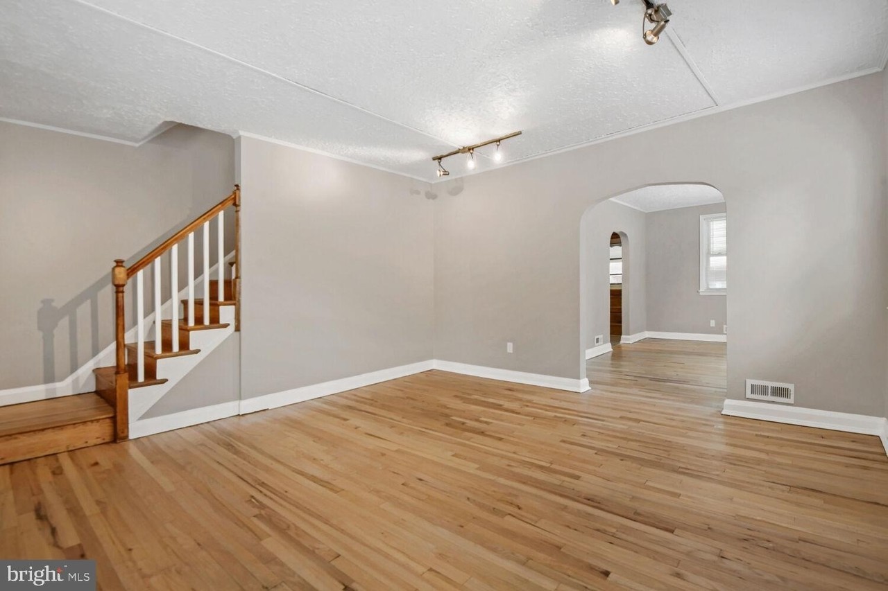 3726 Raspe Ave - Photo 4 of 28