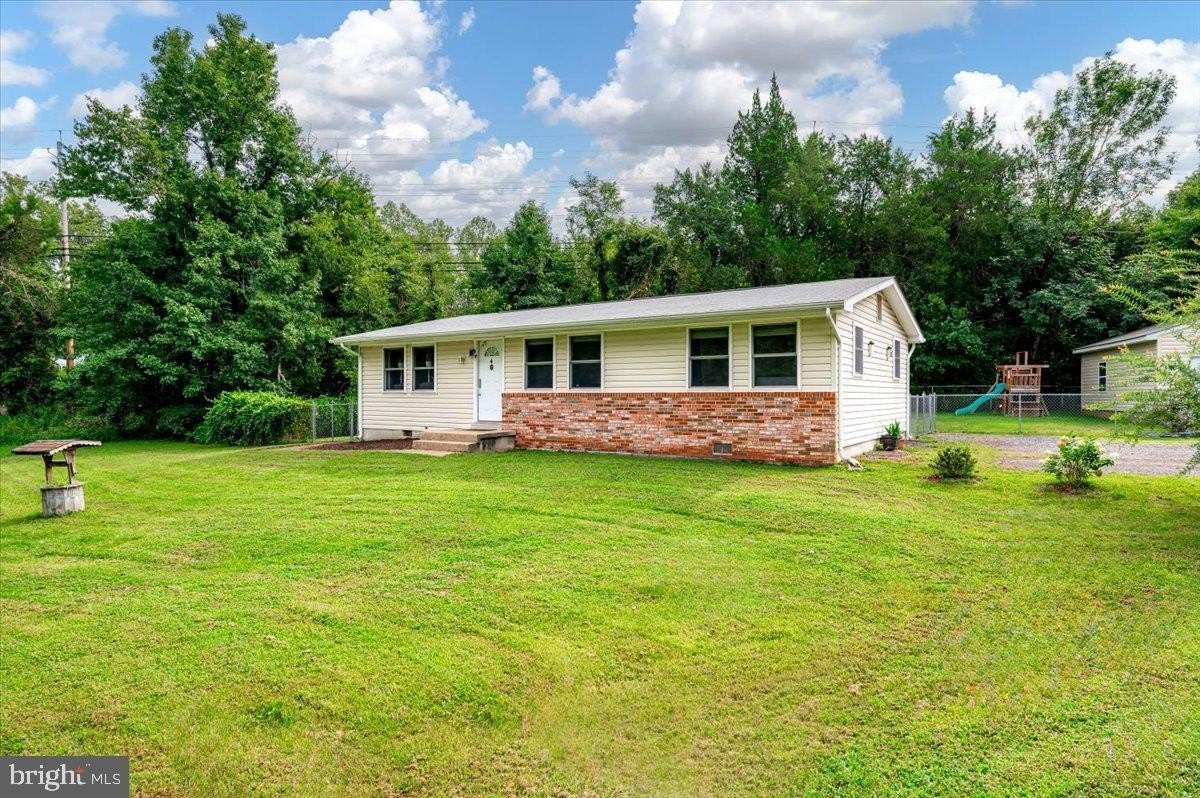 19 Robshire Manor Rd - Photo 2 of 38