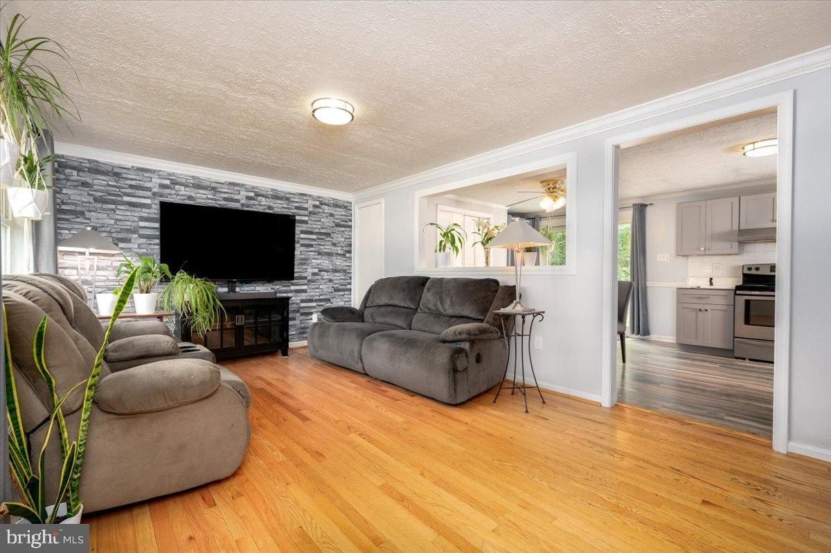 19 Robshire Manor Rd - Photo 6 of 38