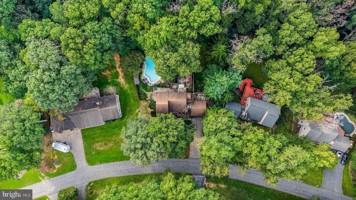 featured image of 2716 Hillside Ct