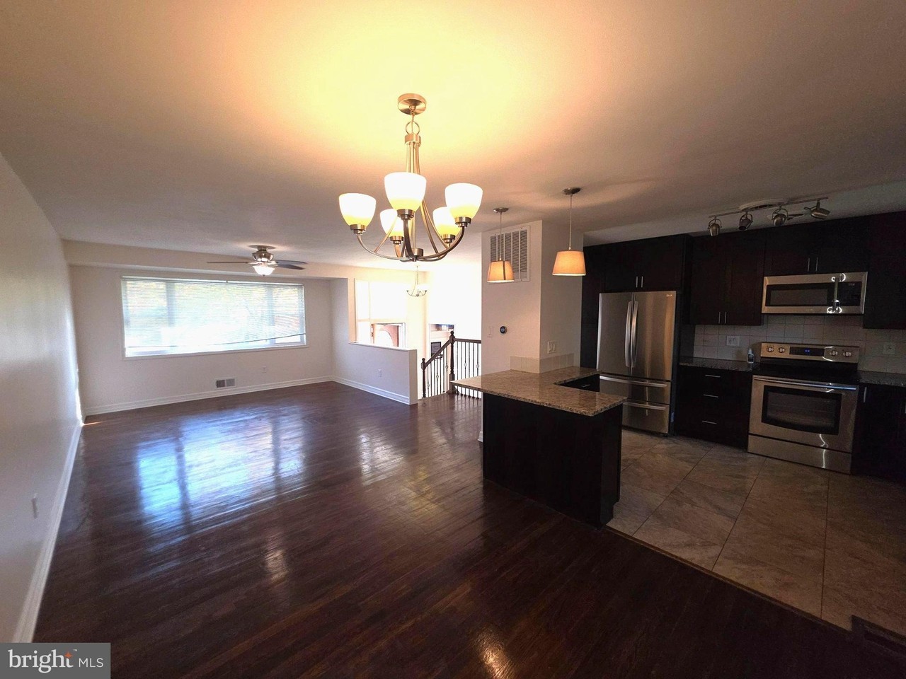 1012 Playford Ln - Photo 4 of 19