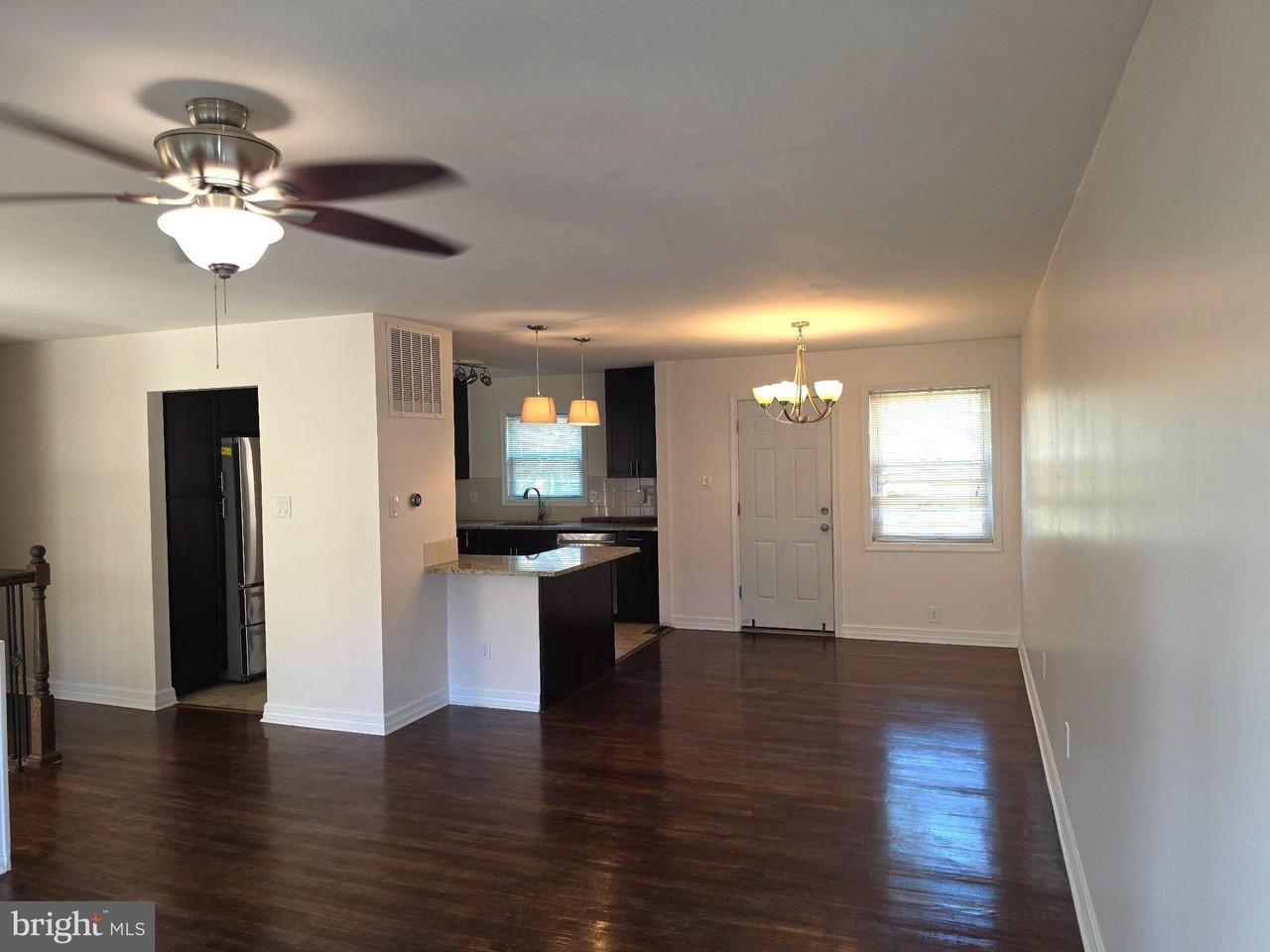 1012 Playford Ln - Photo 7 of 19
