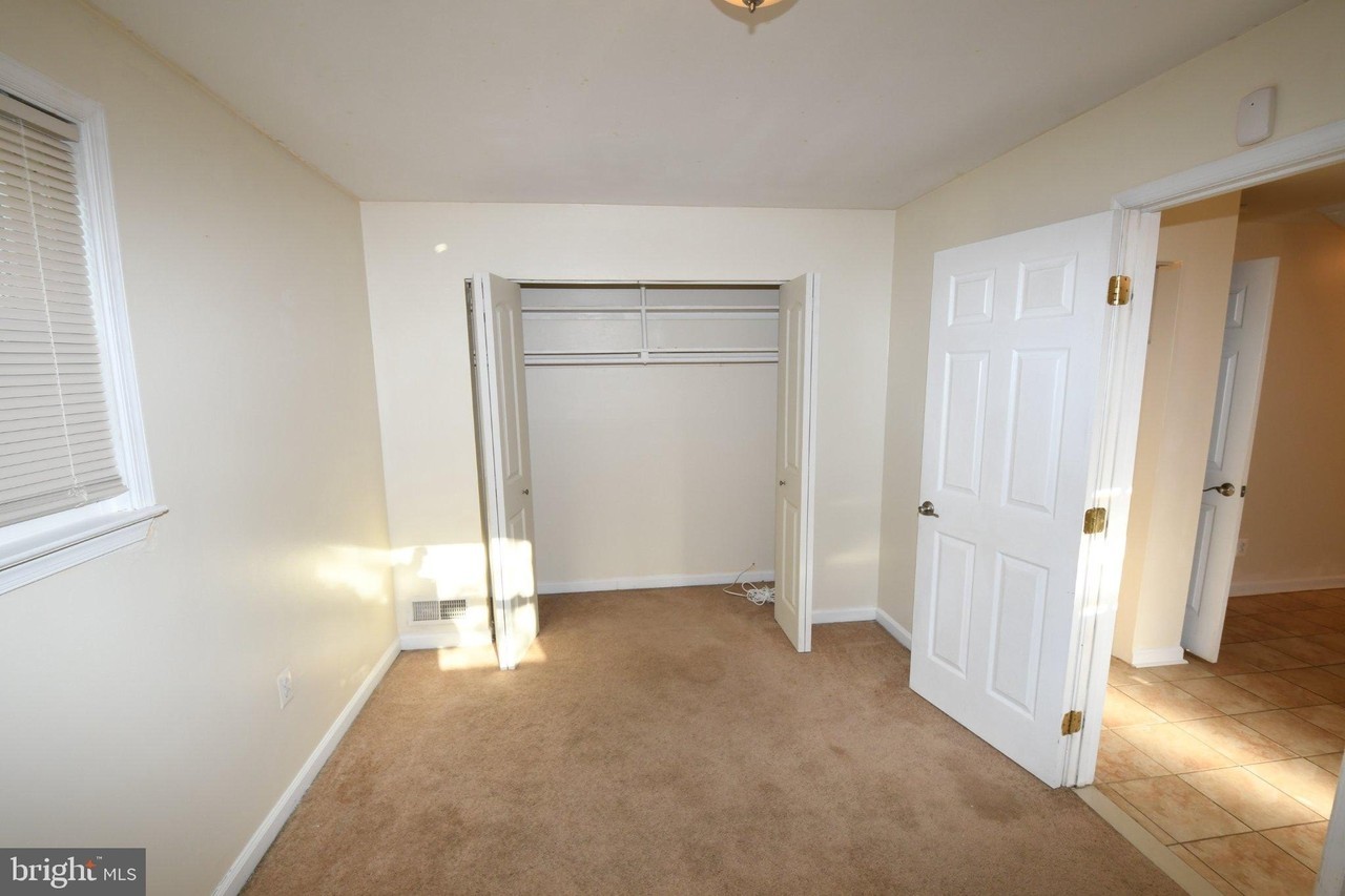 4104 Saint Clair Pl - Photo 7 of 21
