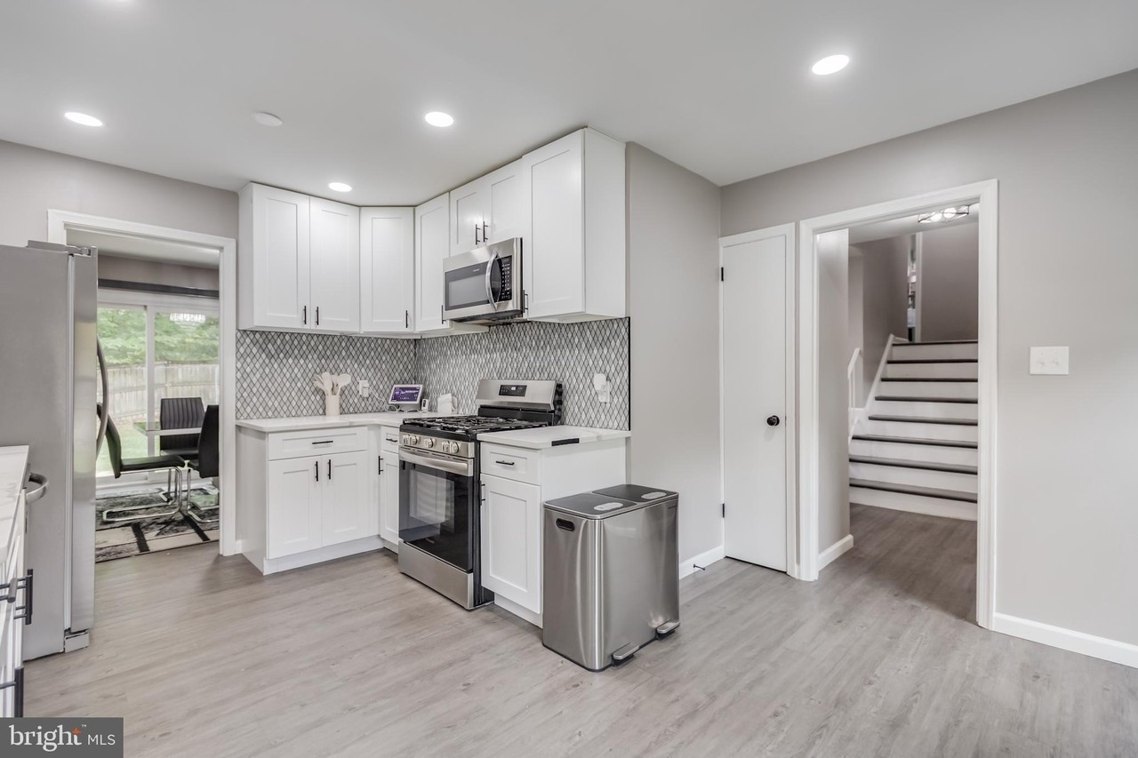 12301 Asbury Dr - Photo 5 of 44