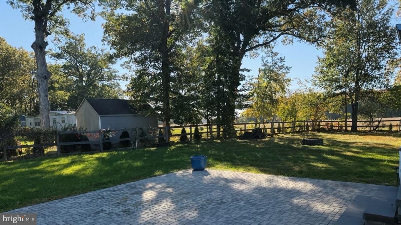 100 Forest Rd - Photo 4 of 16