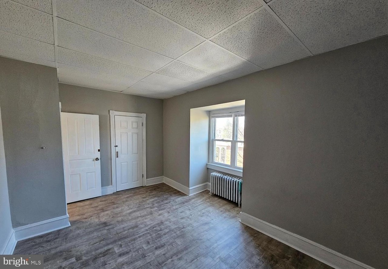 614 Station Ave - Photo 6 of 9