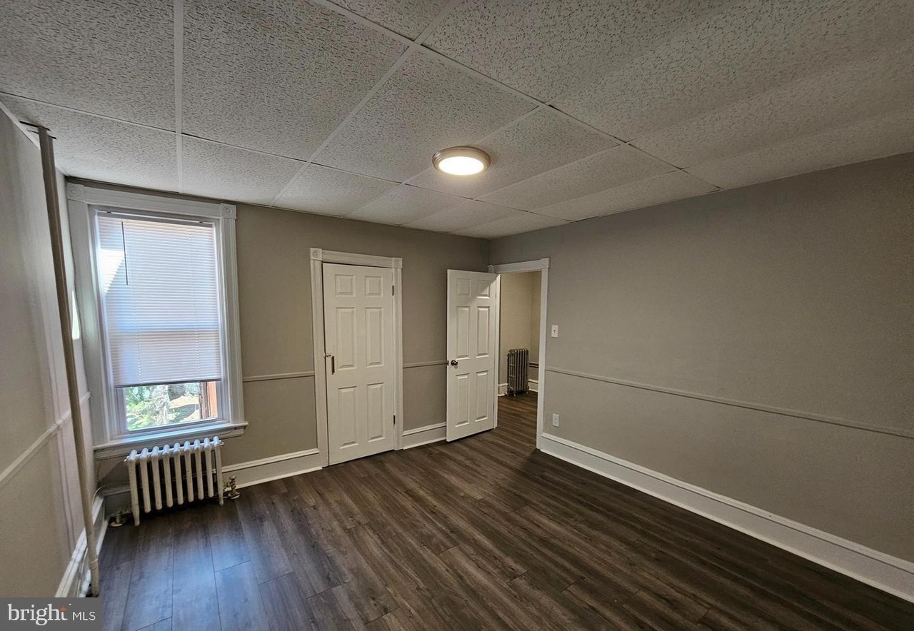 614 Station Ave - Photo 7 of 9