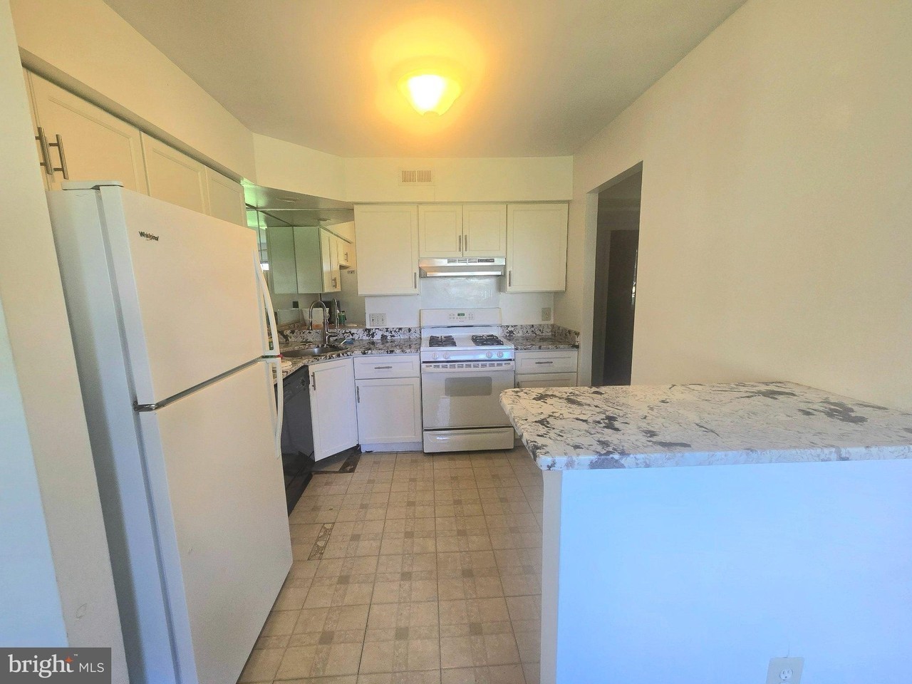 46 Buttonwood Rd - Photo 3 of 12