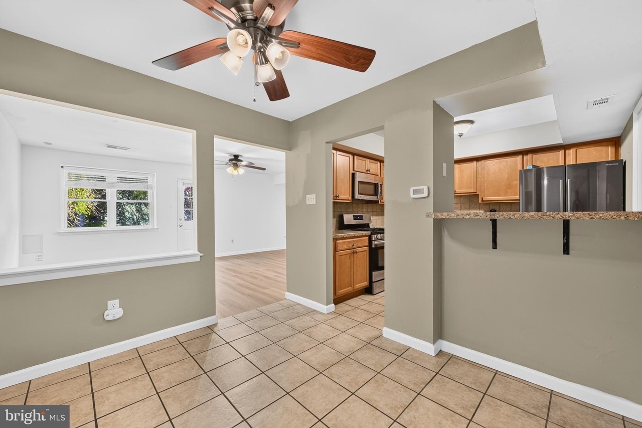 887 Clover Pl - Photo 6 of 31