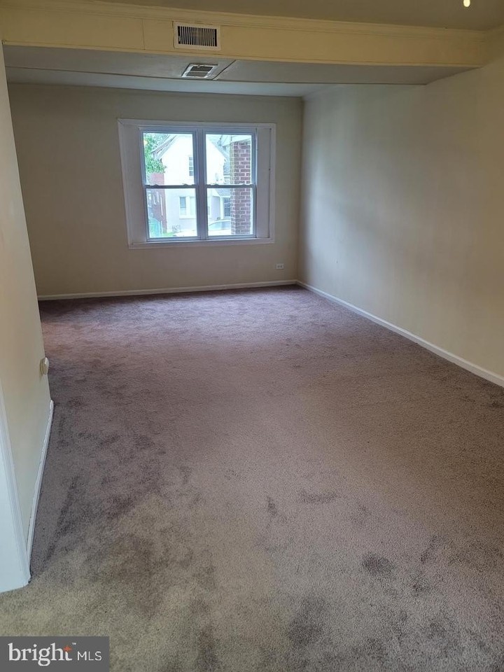 1130 Sterling Ave - Photo 6 of 15