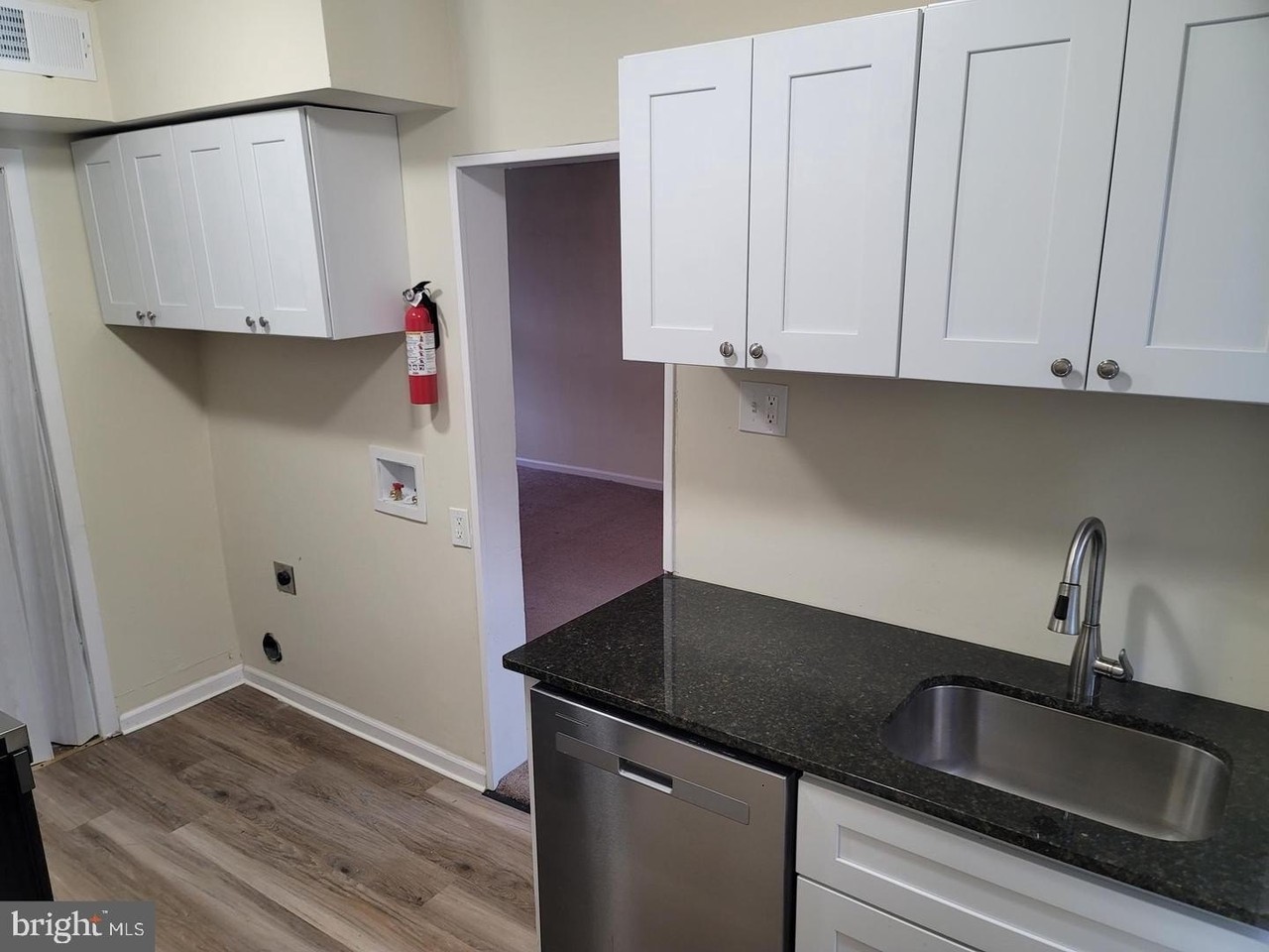 1130 Sterling Ave - Photo 7 of 15