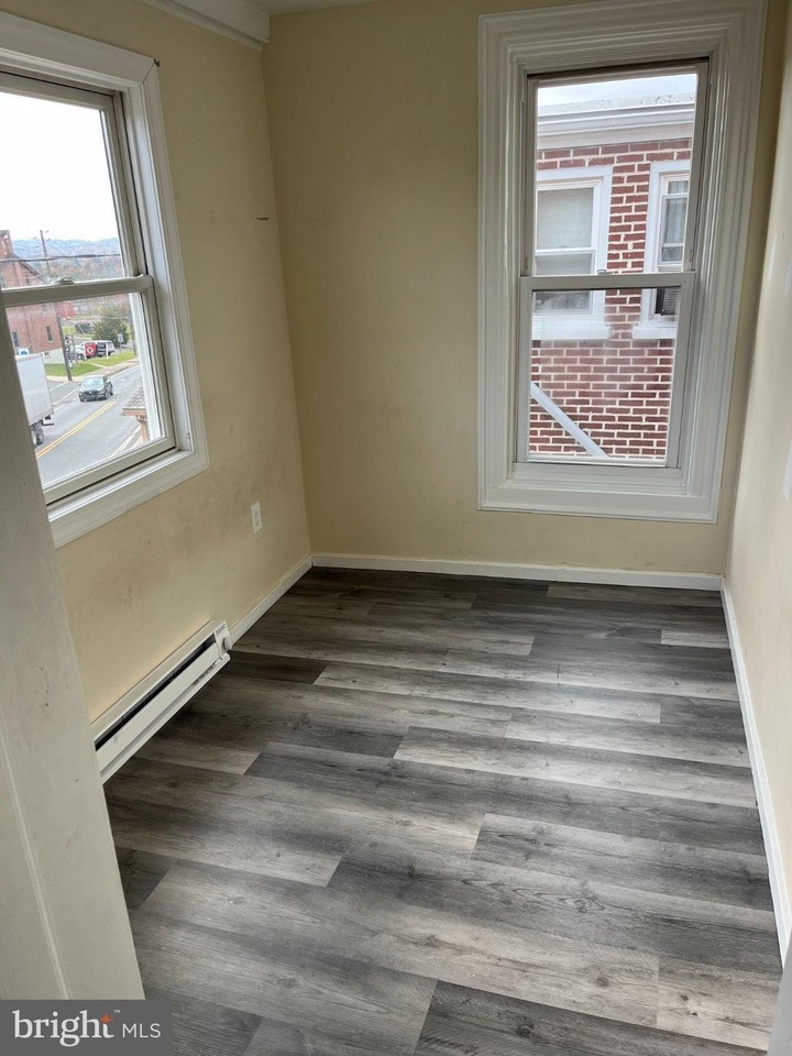 30 4th St #2 - Photo 3 of 8