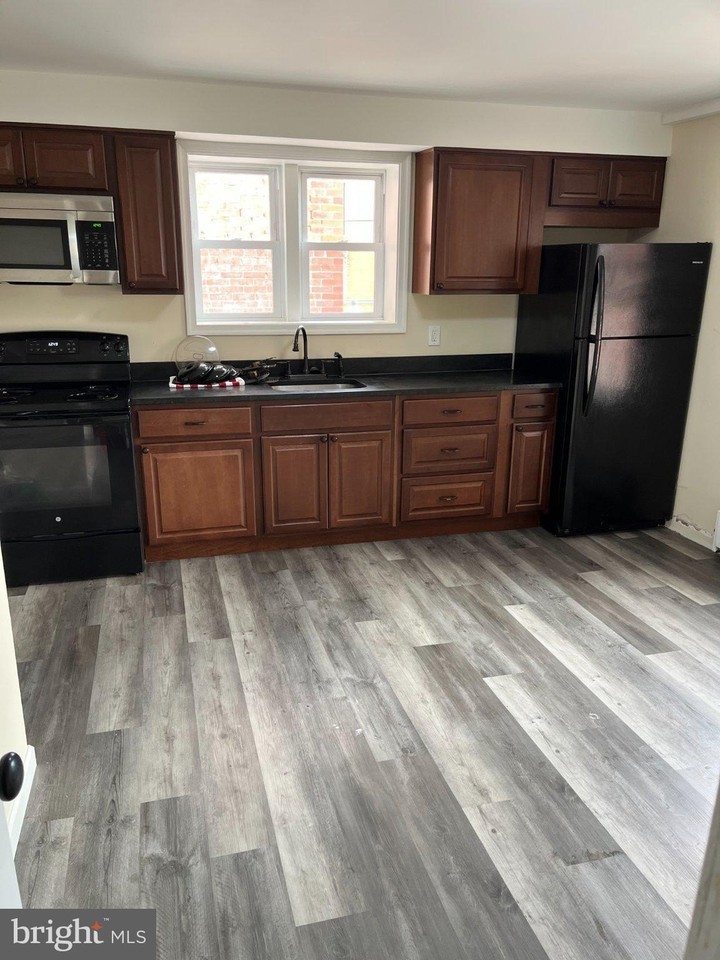 30 4th St #2 - Photo 4 of 8