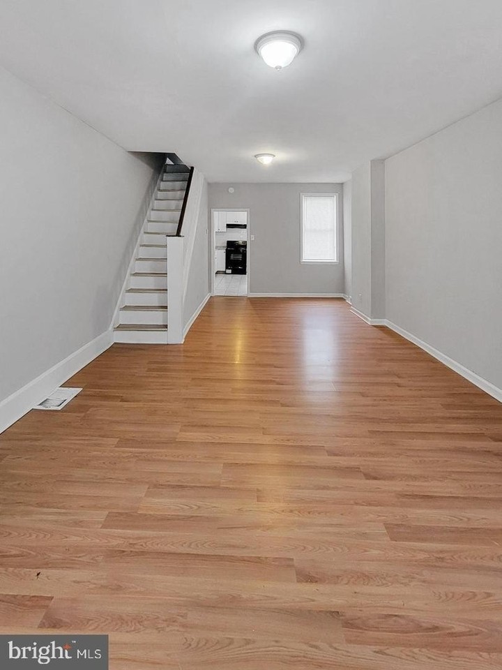 1930 E Albert St - Photo 2 of 24