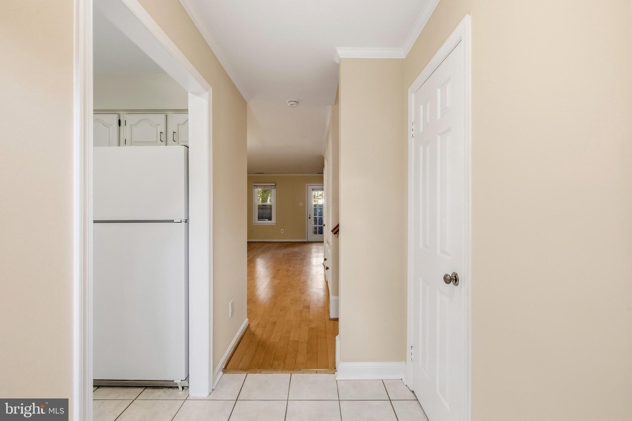 1148 N Taylor St #1 - Photo 4 of 41