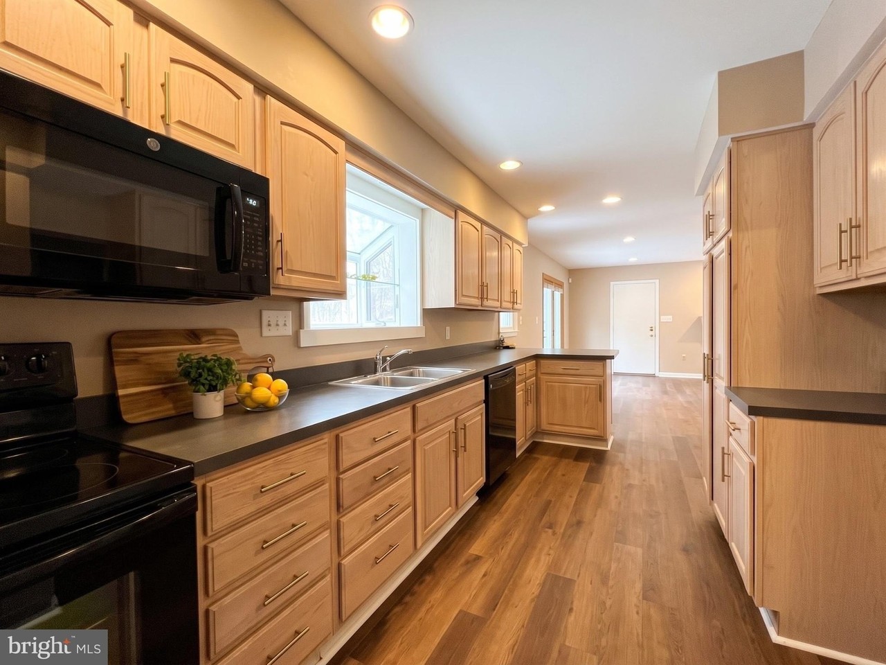 1815 Cranberry Ln - Photo 5 of 9