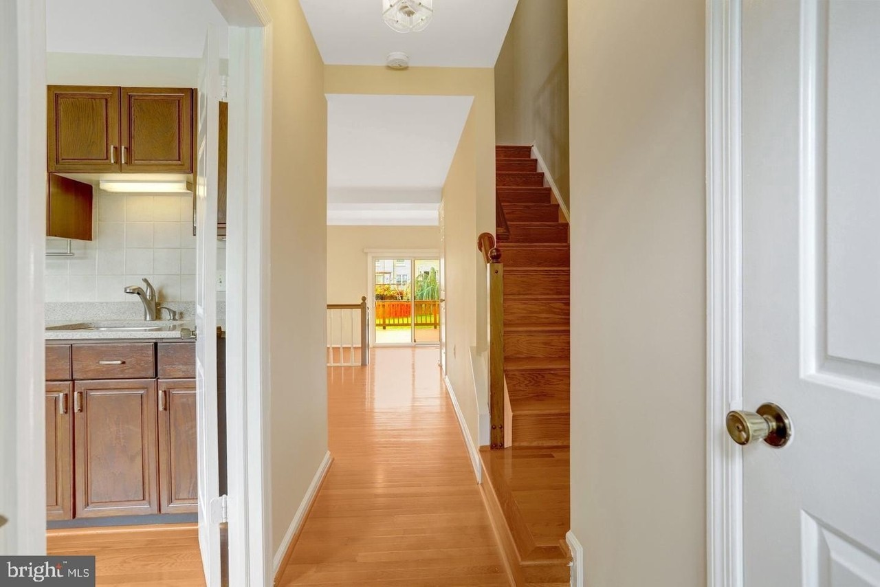 6519 Kemper Lakes Ct - Photo 5 of 50