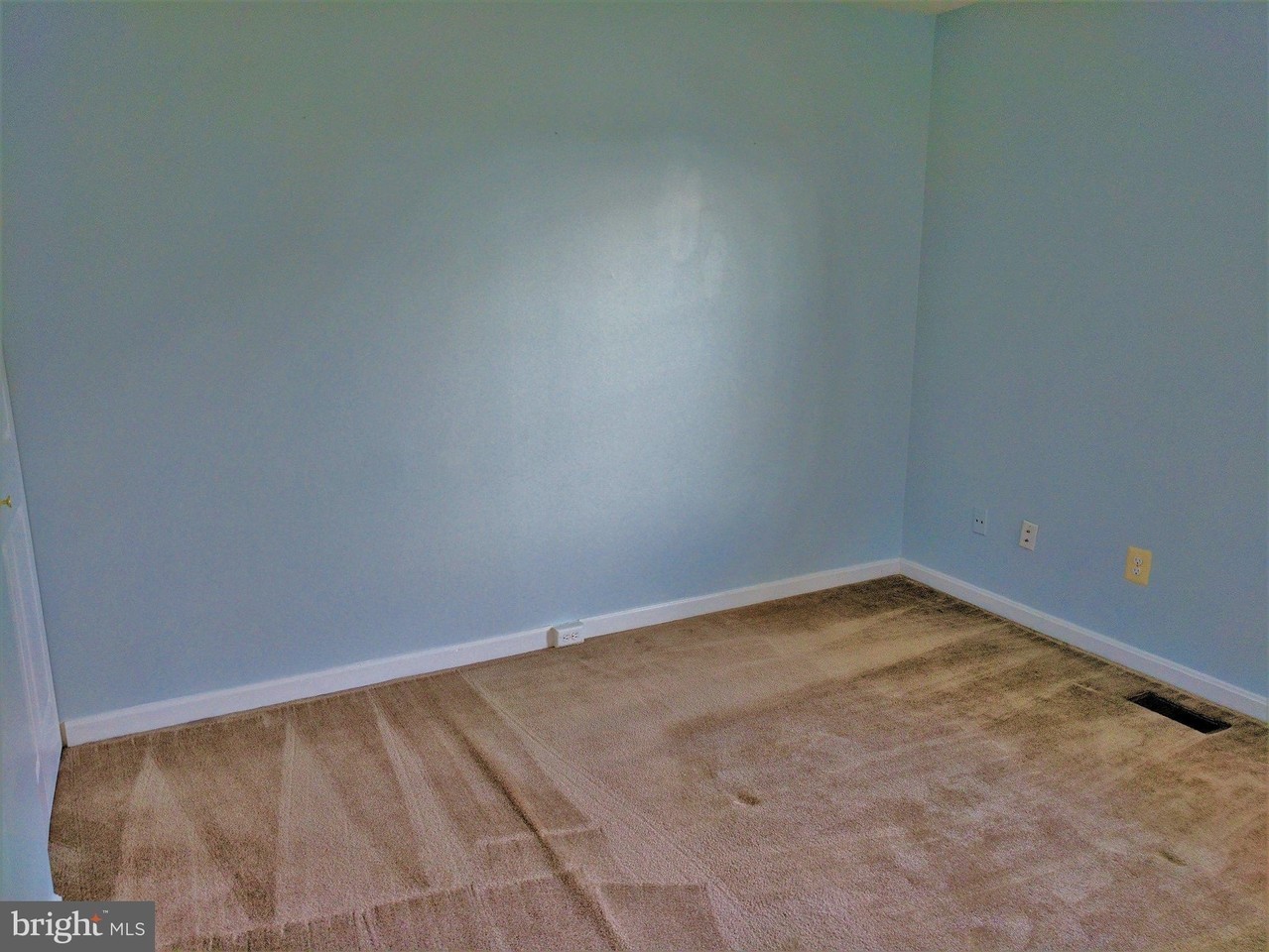 73 Sudbury Sq - Photo 6 of 12