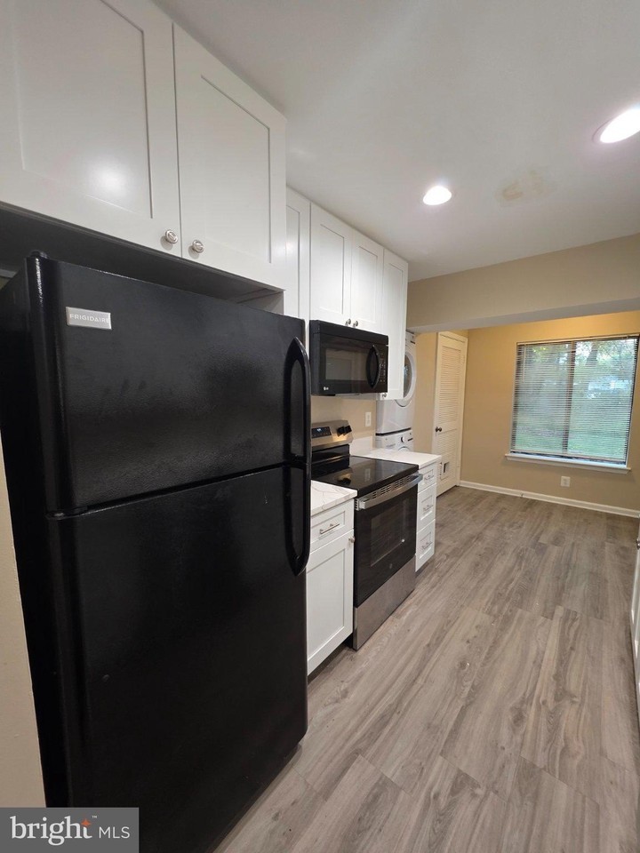 8393 Buttress Ln #101 - Photo 3 of 18