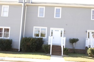 featured image of 1921 Summerdale Dr