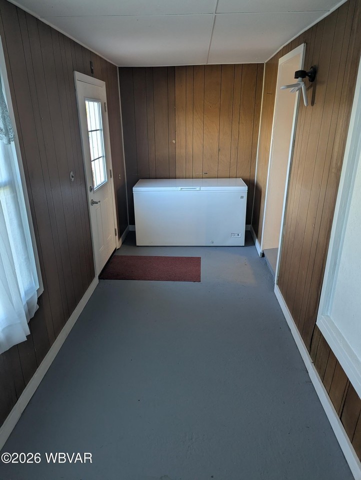247 Owens Ln - Photo 3 of 34