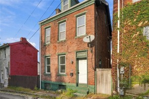 featured image of 242 Urbana Way