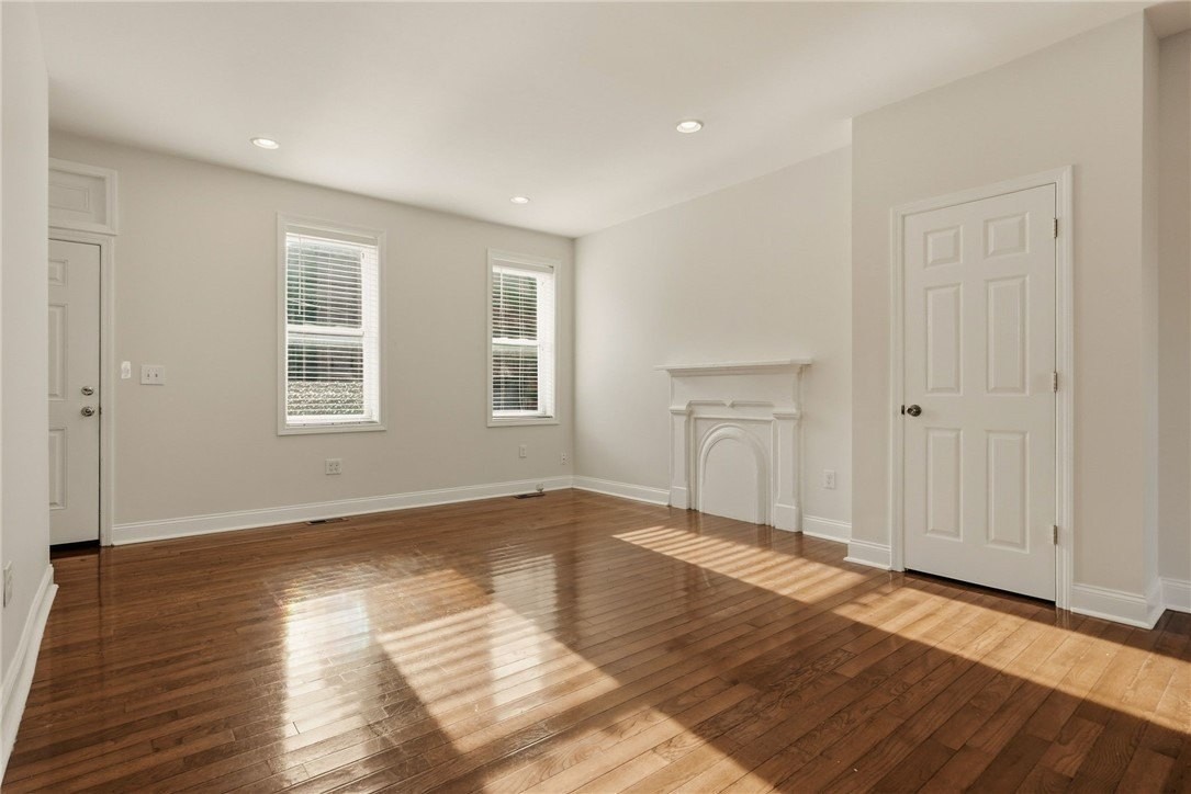 242 Urbana Way - Photo 3 of 19