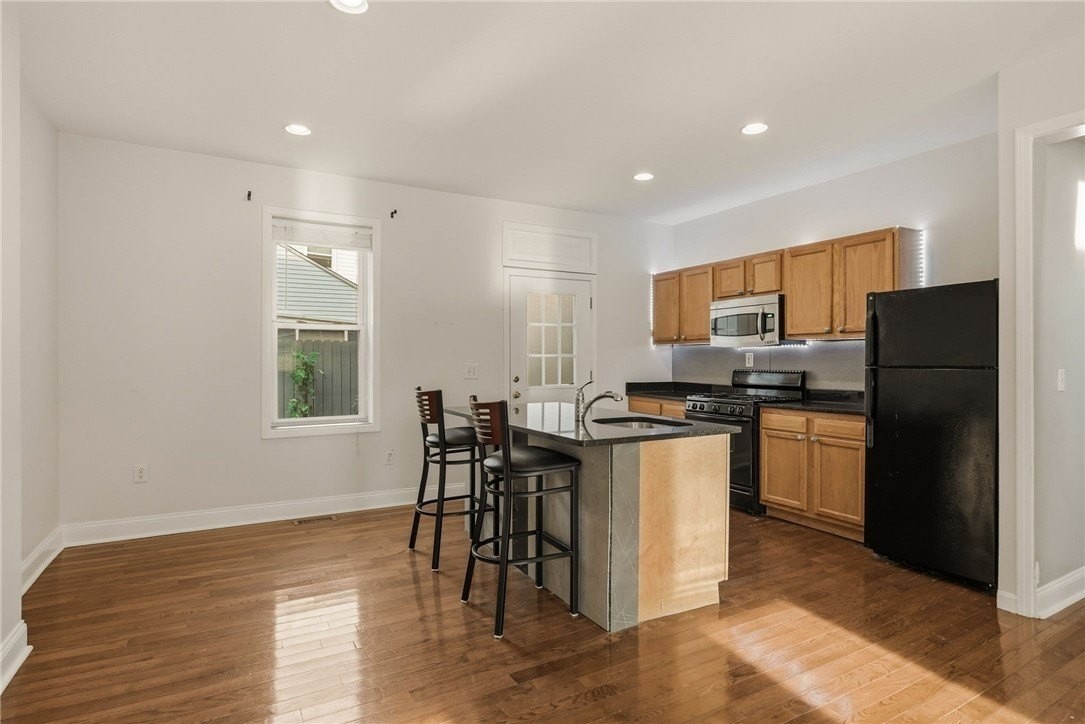 242 Urbana Way - Photo 5 of 19