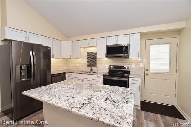 3891 Lawley Ave - Photo 2 of 26