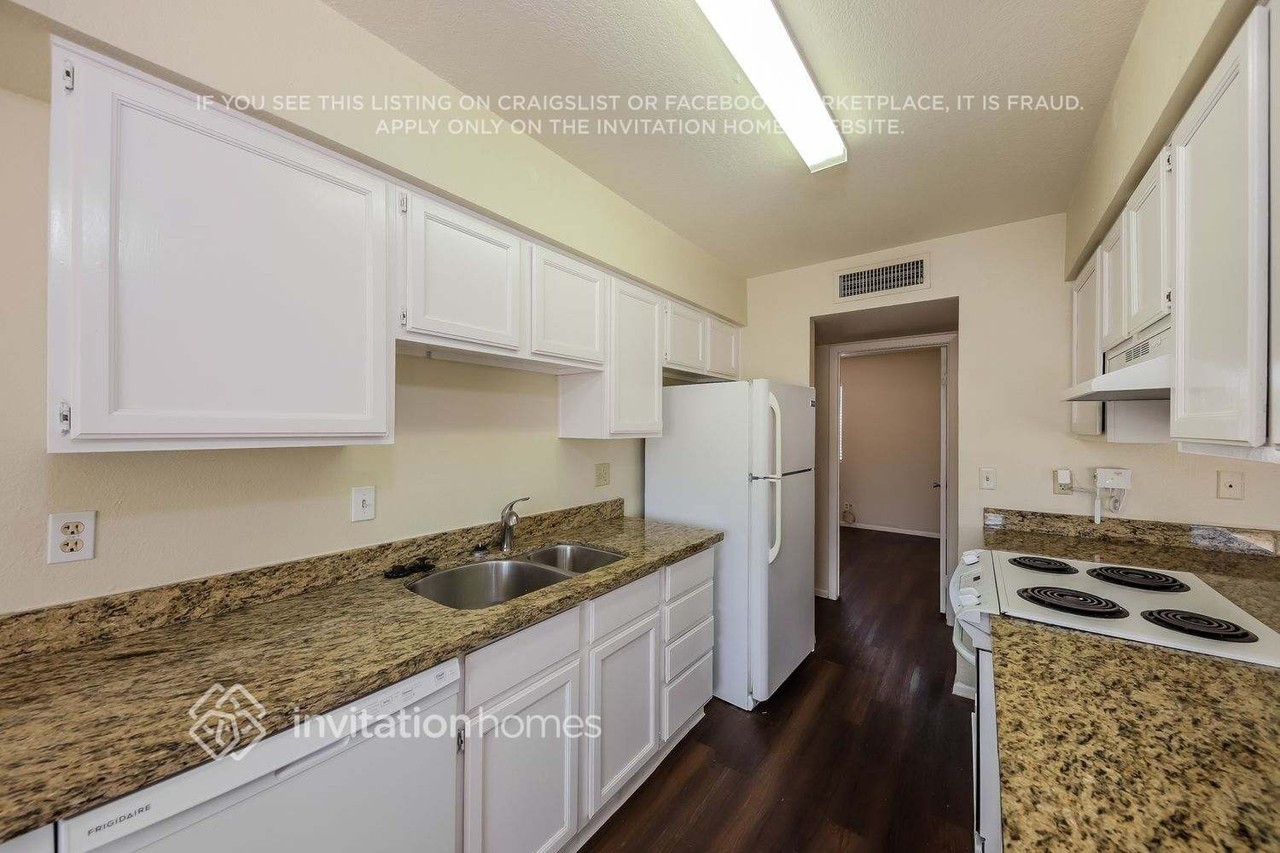 401 E Morrow Dr - Photo 6 of 17