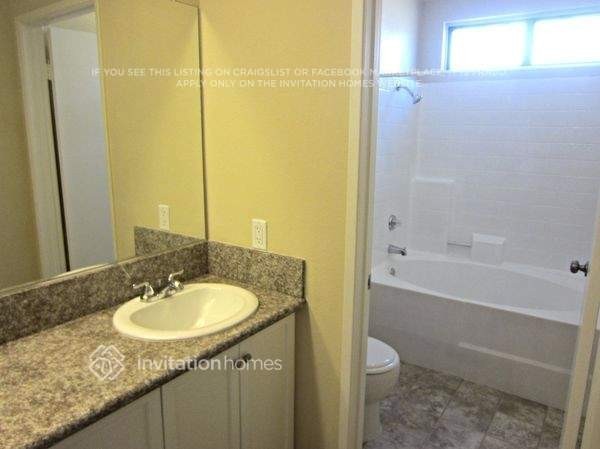 17022 Woodhill St - Photo 7 of 9