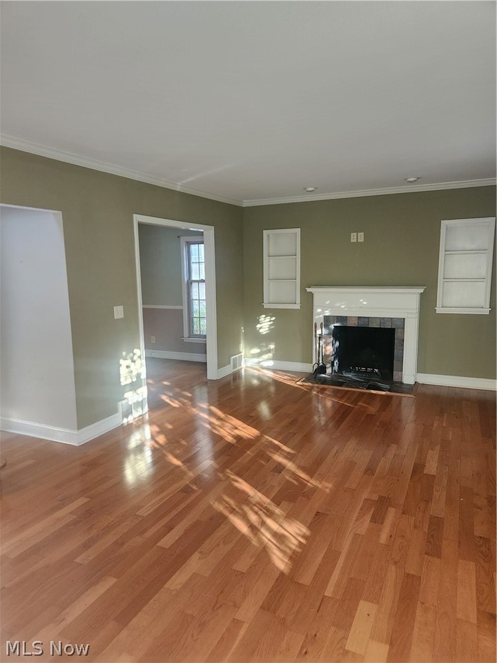 16713 Lomond Blvd - Photo 6 of 23