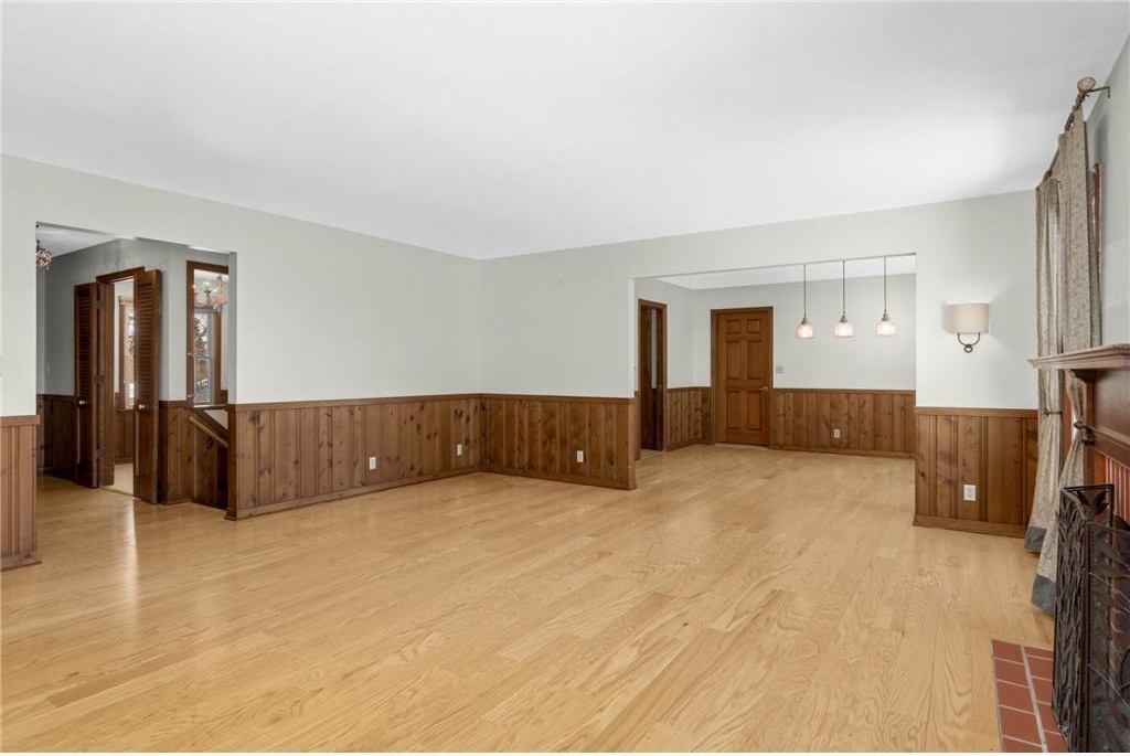 4030 Wasatch Ln - Photo 3 of 31