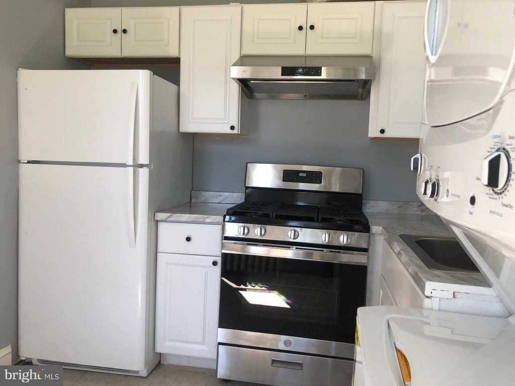 1146 E Landis Ave ##1 - Photo 4 of 30