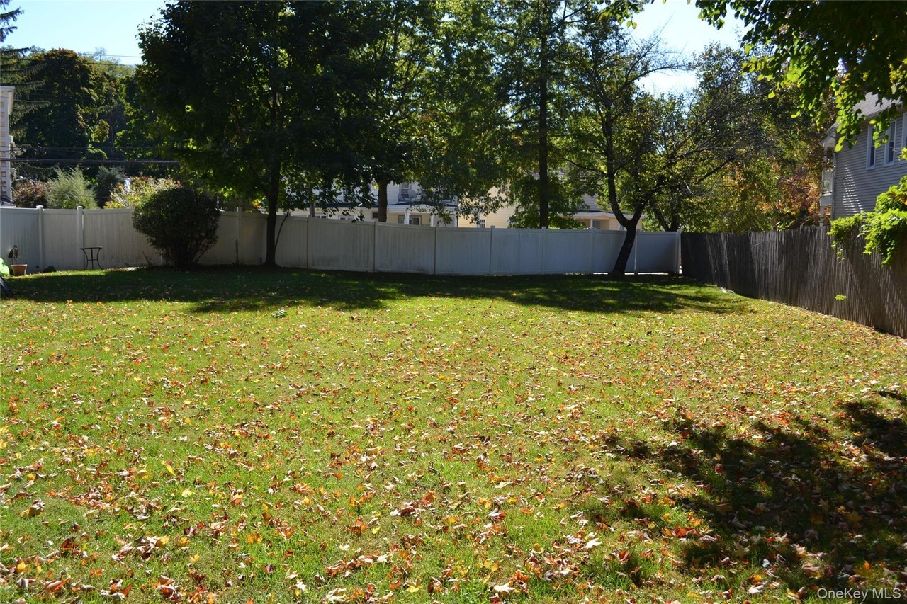 185 Grand St - Photo 4 of 45