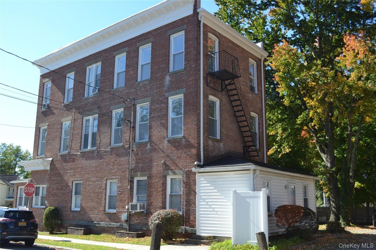 185 Grand St - Photo 6 of 45