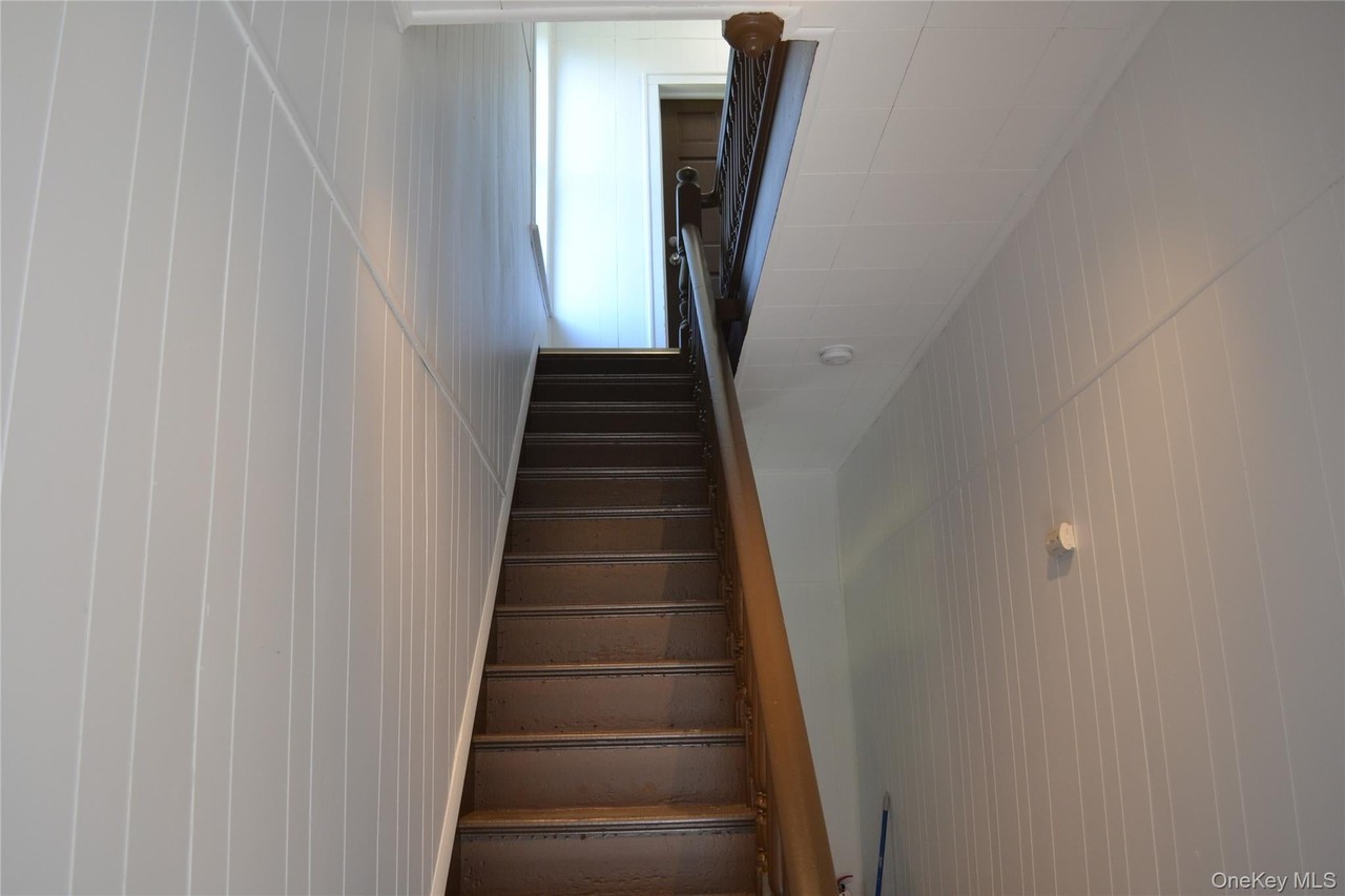 185 Grand St - Photo 7 of 45