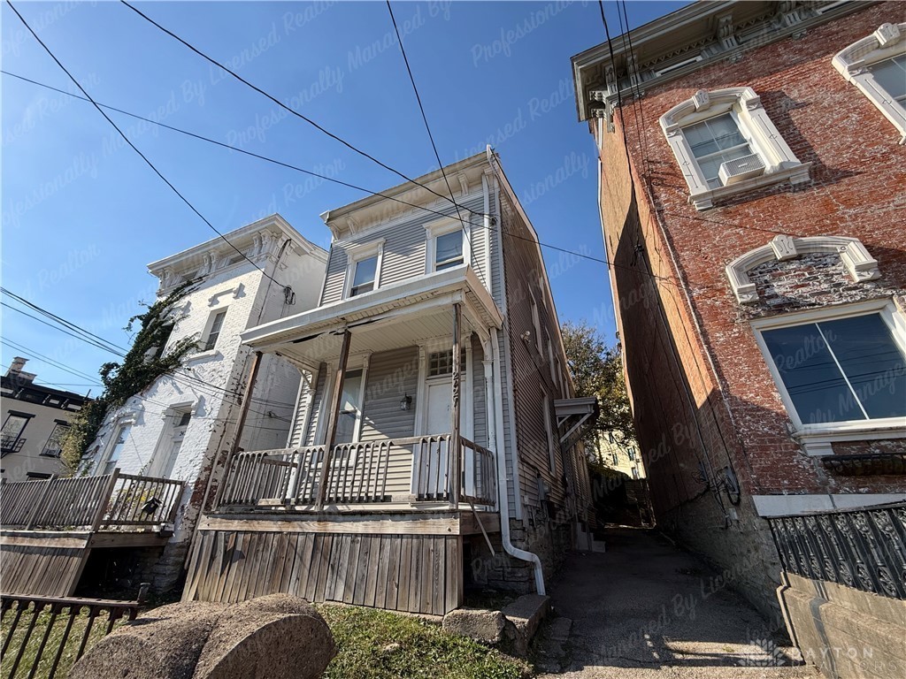 2427 Vine St - Photo 2 of 30