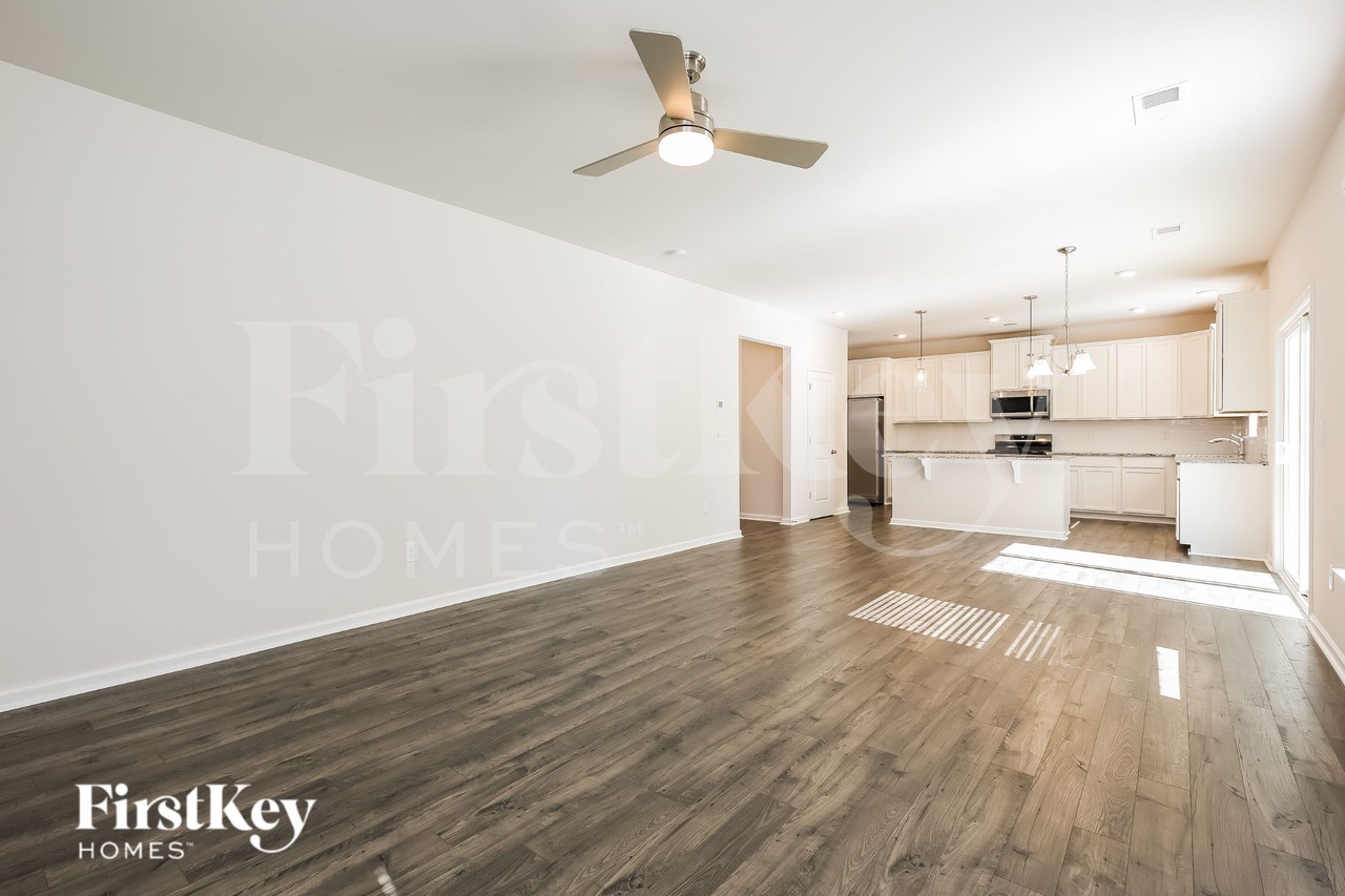 1201 Mission Hill Ln - Photo 5 of 19