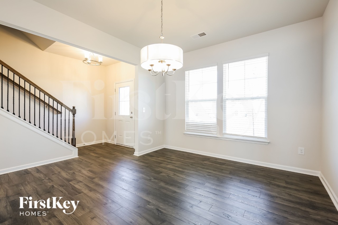 1201 Mission Hill Ln - Photo 6 of 19