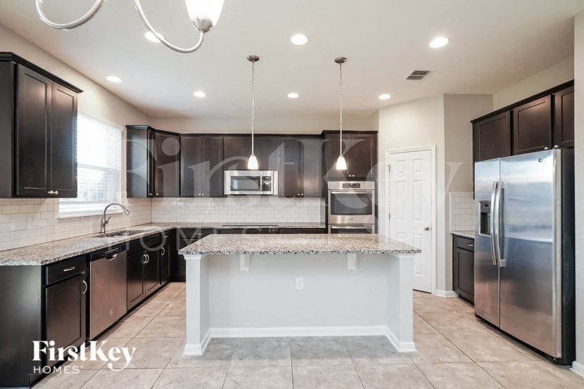 3708 Statham Dr - Photo 4 of 15