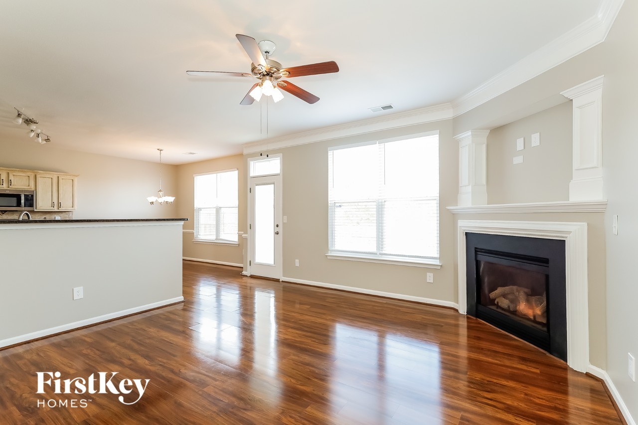 16051 Stuarts Draft Ct - Photo 3 of 15