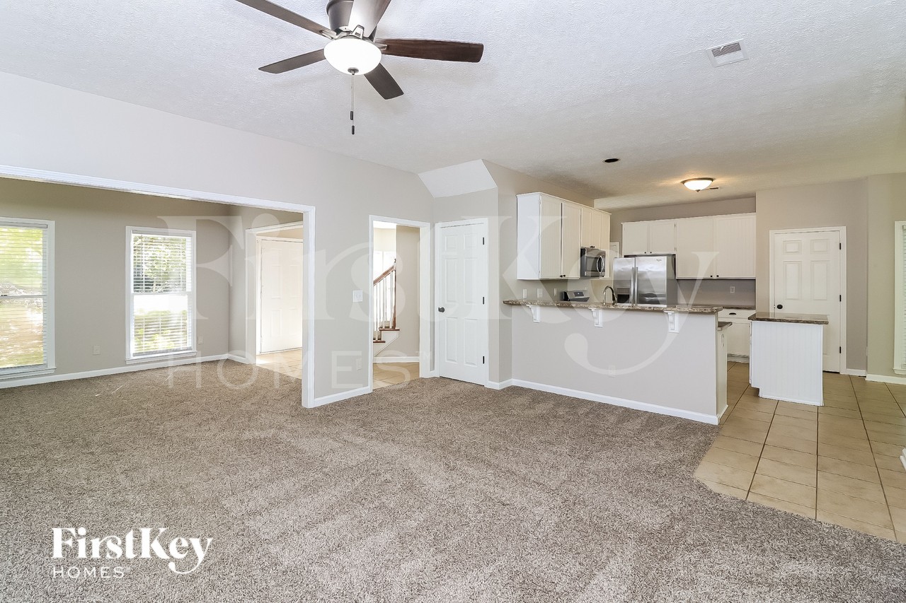 3791 Seasons Dr Nw - Photo 3 of 15